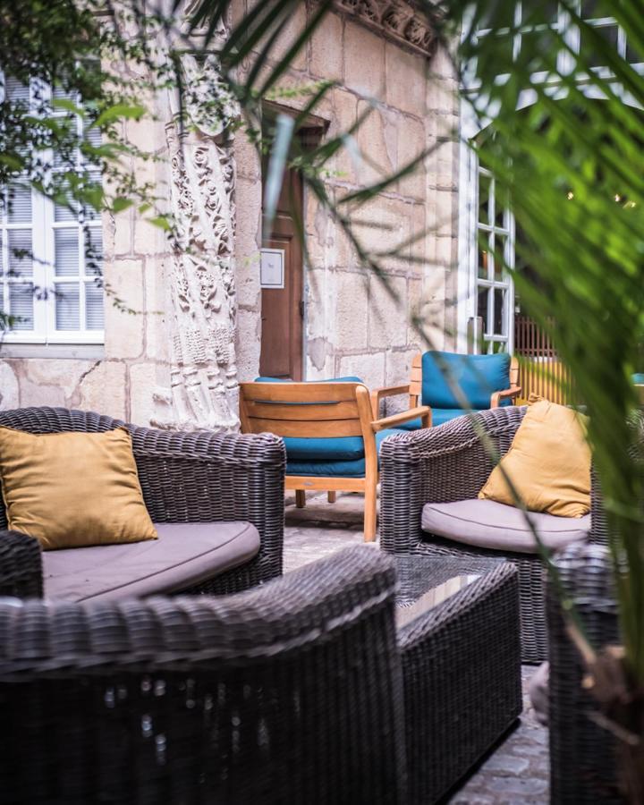 Maison Philippe Le Bon Hotel, Restaurant & Bar Le 19