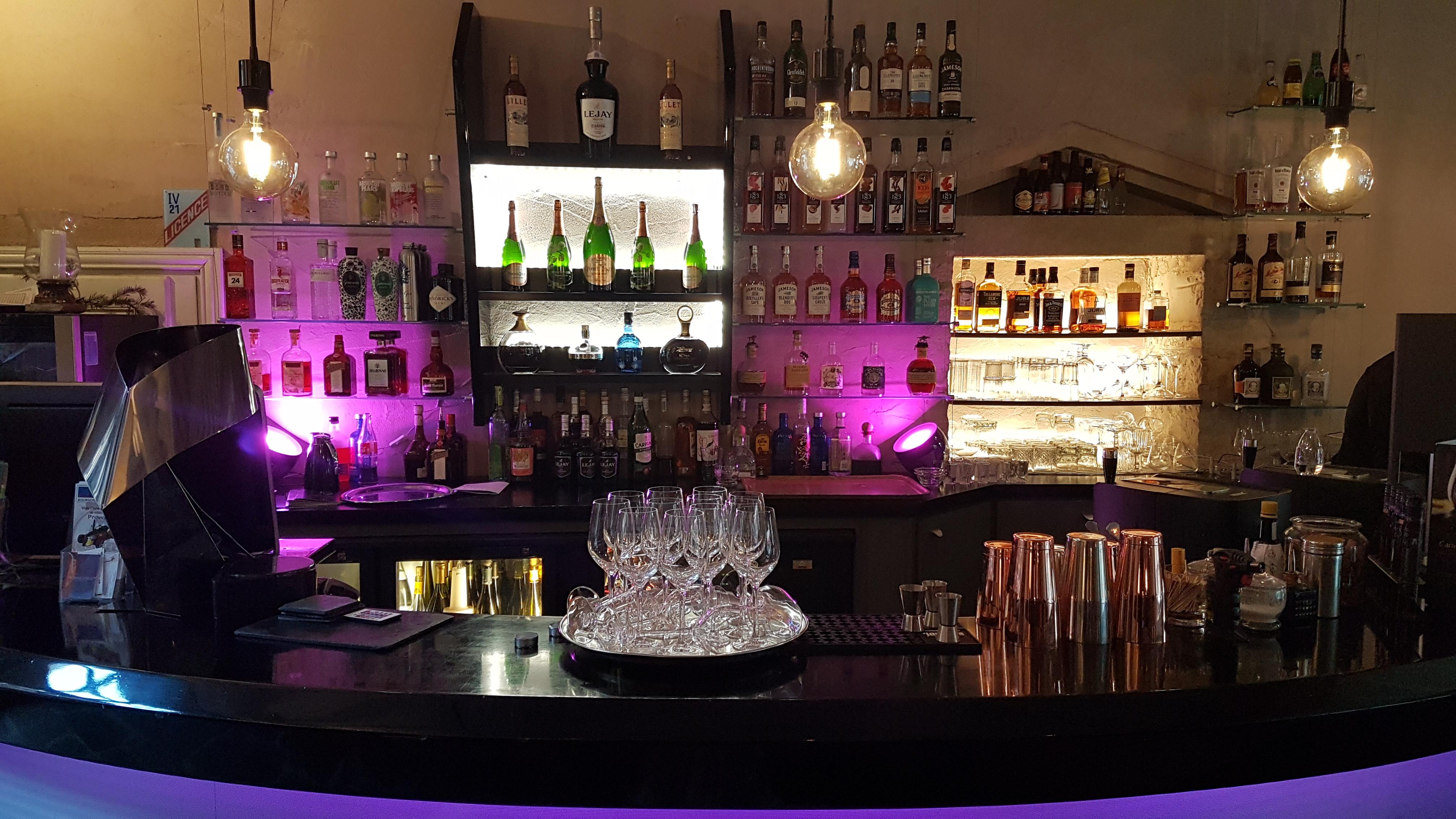 Maison Philippe Le Bon Hotel, Restaurant & Bar Le 19