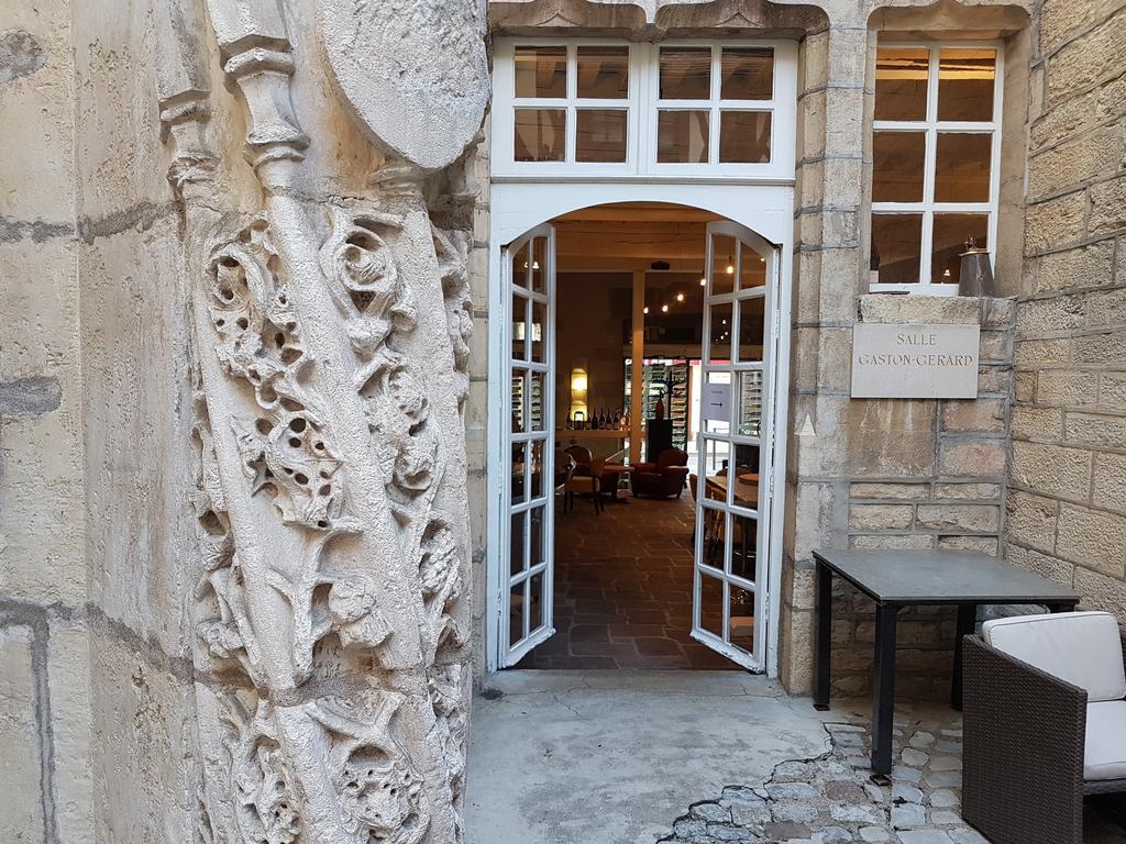 Maison Philippe Le Bon Hotel, Restaurant & Bar Le 19 Hotel